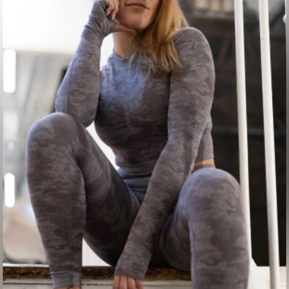 Gymshark Adapt Top & Leggings Set (Large) - Picture 2 of 5